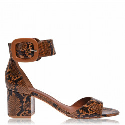 Linea Buckle Heel